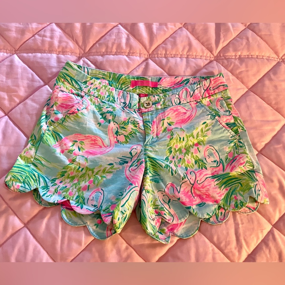 Lily Pulitzer flamingo shorts - scallop detail